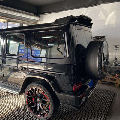 Passen Sie Ihre G-Klasse W463 mit Carbonfaser-Rückdach-Spoiler-Flügel an