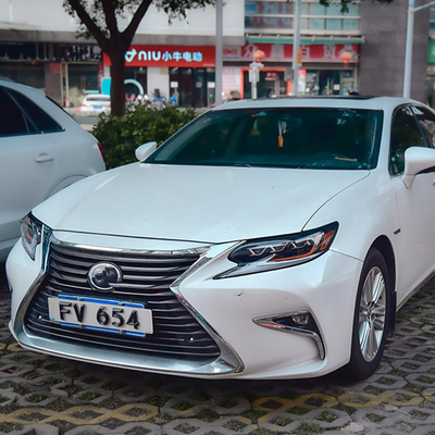 LED-Taglicht und LED-Drei-Augen-Scheinwerfer für Lexus ES-Scheinwerfer
