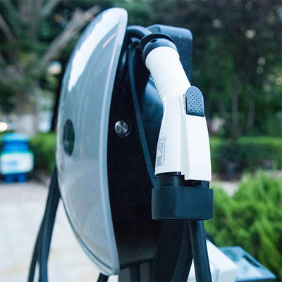 Bodenmontierte AC EV-Ladestation mit einem Typ-2-Stecker Optional für Elektroautos
